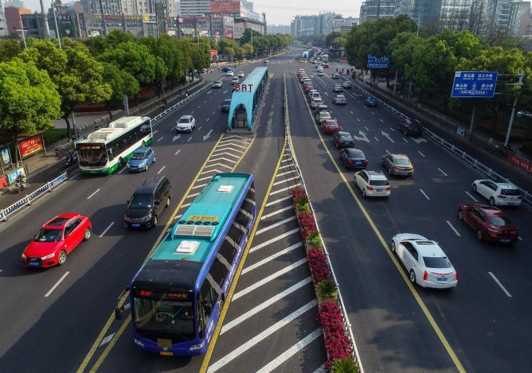 社区盾赛程吃紧，上海申花清晨外线爆发，管理层满意，心理建设被强调的简单介绍